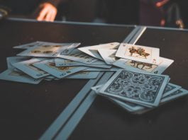 Sådan spiller du kortspillet Dam