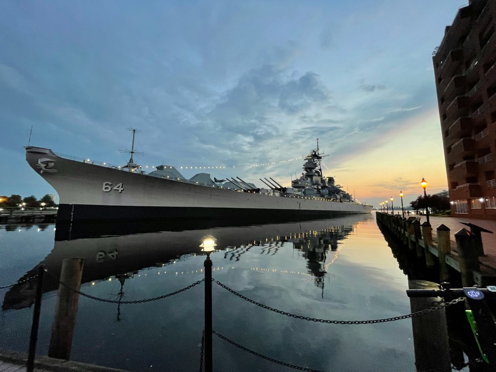 Sænke slagskibe – regler, strategi og historien bag det klassiske spil Sænke slagskibe – regler, strategi og historien bag det klassiske spil