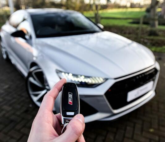 Guide til at købe en brugt bil sikkert og hurtigt på nettet