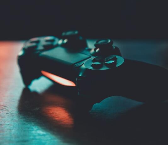 Kan man få job i gaming i Danmark? (Guide til uddannelse, karriere og muligheder)